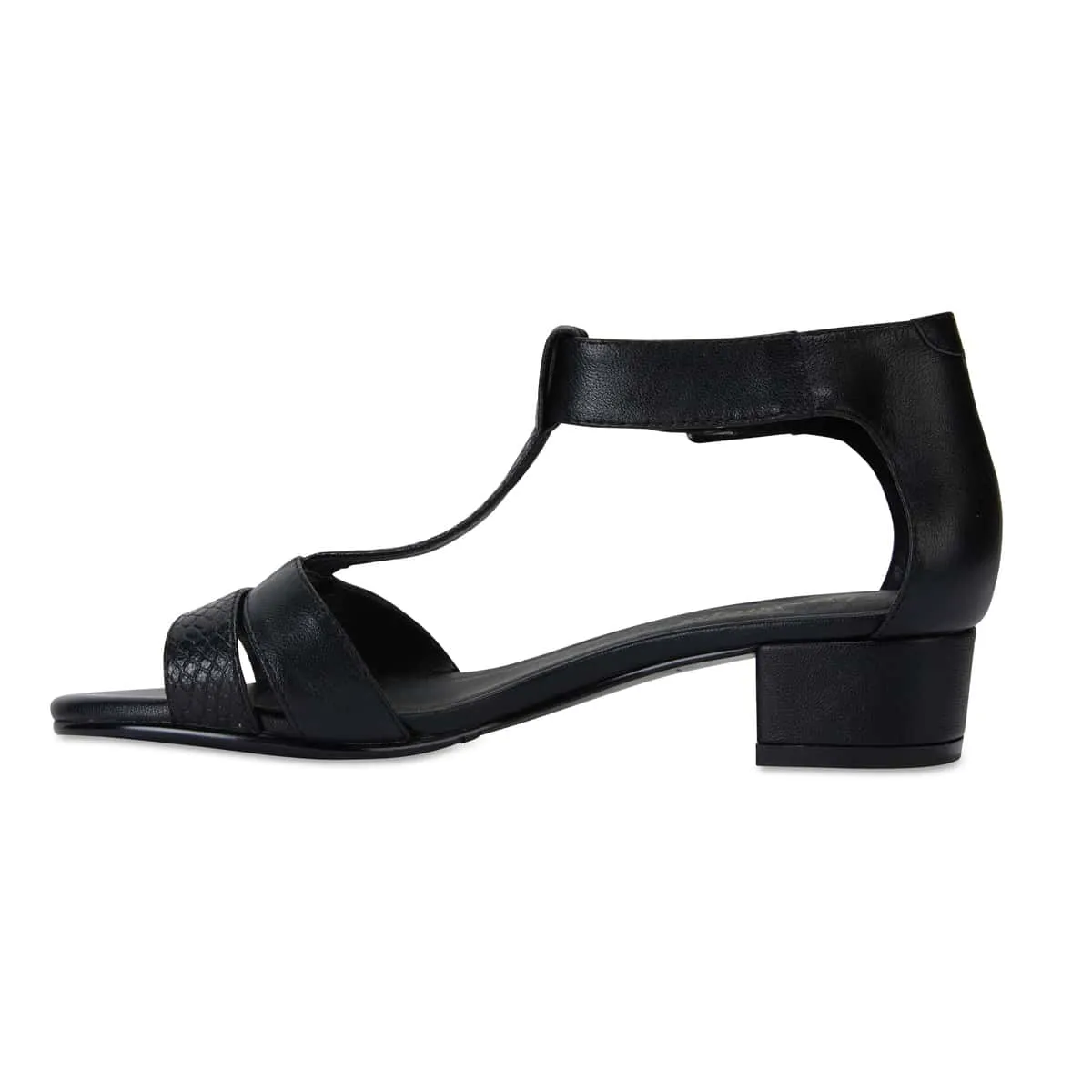 Title Heel in Black Leather