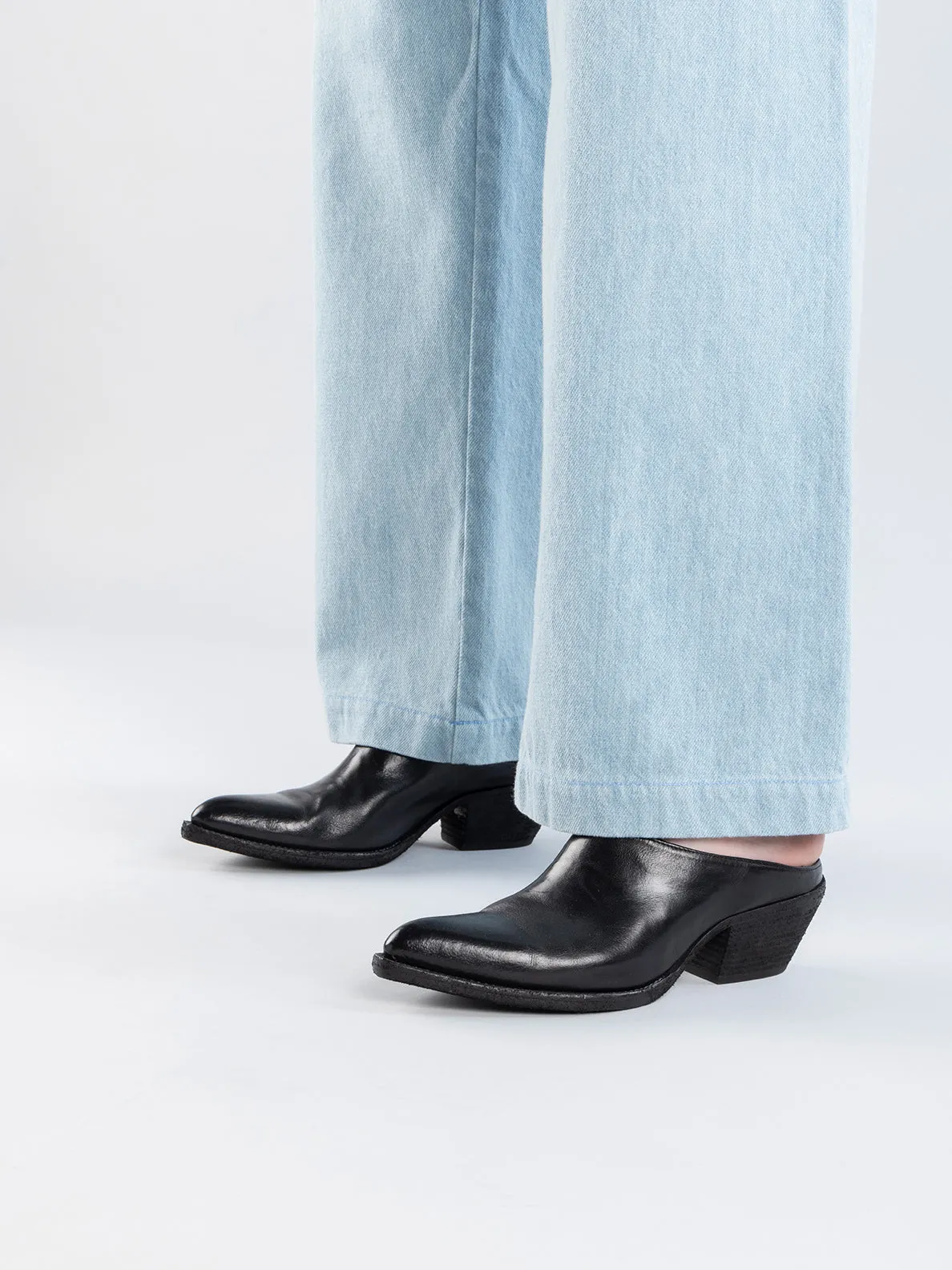 WANDA DD 101 - Black Leather Mule