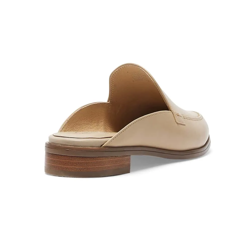 West Flat in Nude Leather