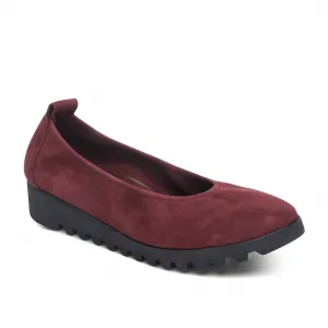Women's Brianna Flat In Burgundy